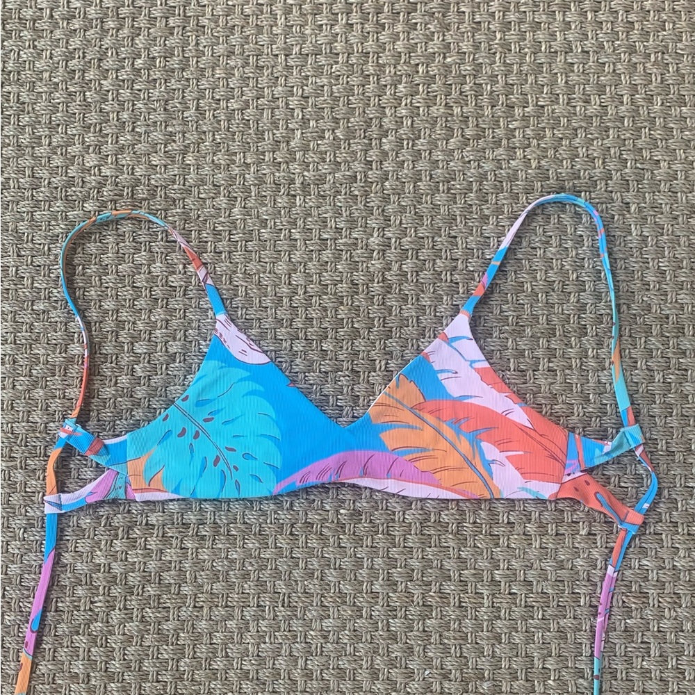Cute Tropical Print Bikini Top Size M-L 🌴